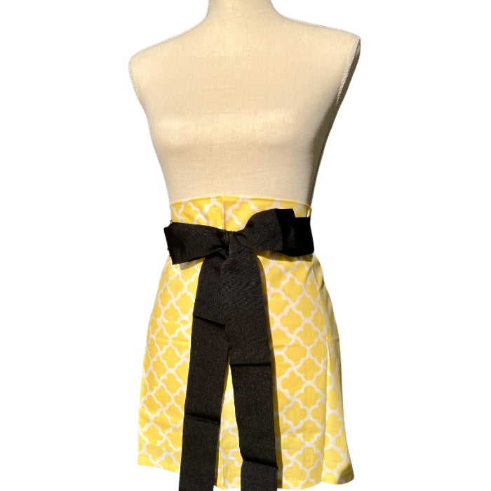 latticework butter printed cloth cocktail aprons